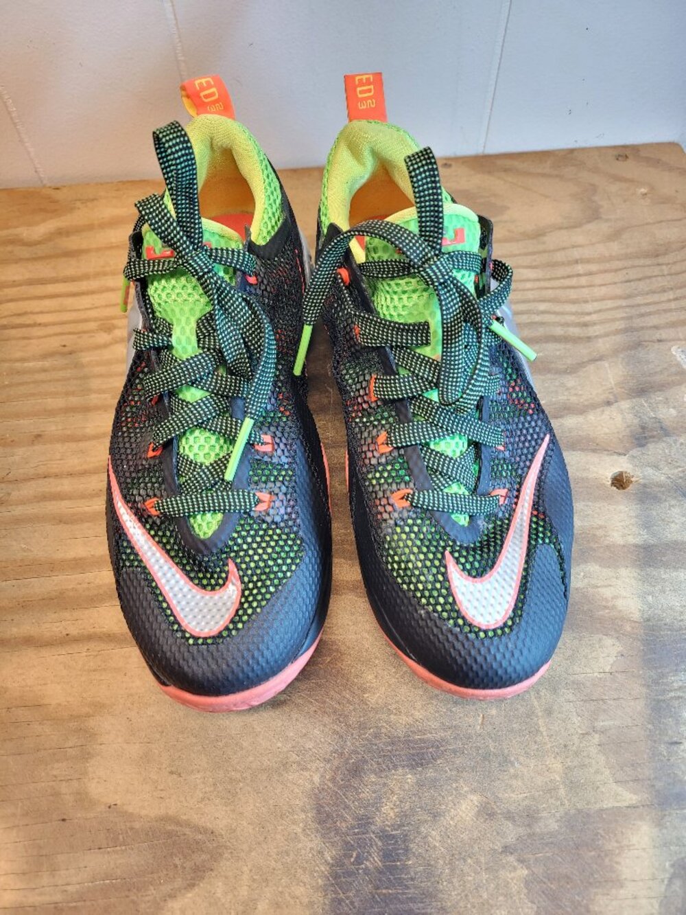 Nike LeBron 12 Low Remix GS Size 5Y / Women's 6.5